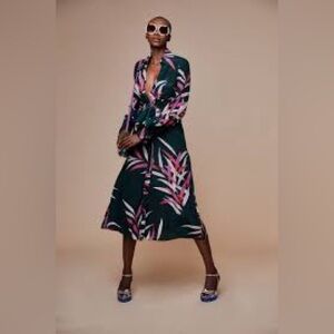 Diane Von Furstenberg Quincy Hunter 100% Silk Wrap Effect STUNNING  Midi Dress